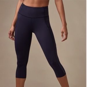 Lululemon Navy Size 4 Fast and Free crop leggings